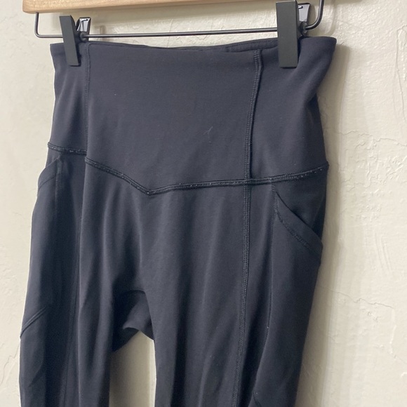 Lululemon black crop leggings size 4 - Picture 6 of 12
